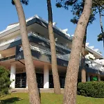 Apartman Spacious Flat By The
