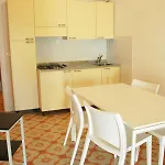 Spacious Flat By The Apartment